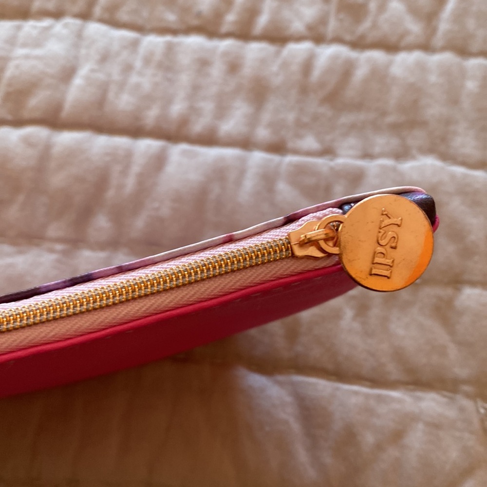 Ipsy bag - Picture 2 of 4